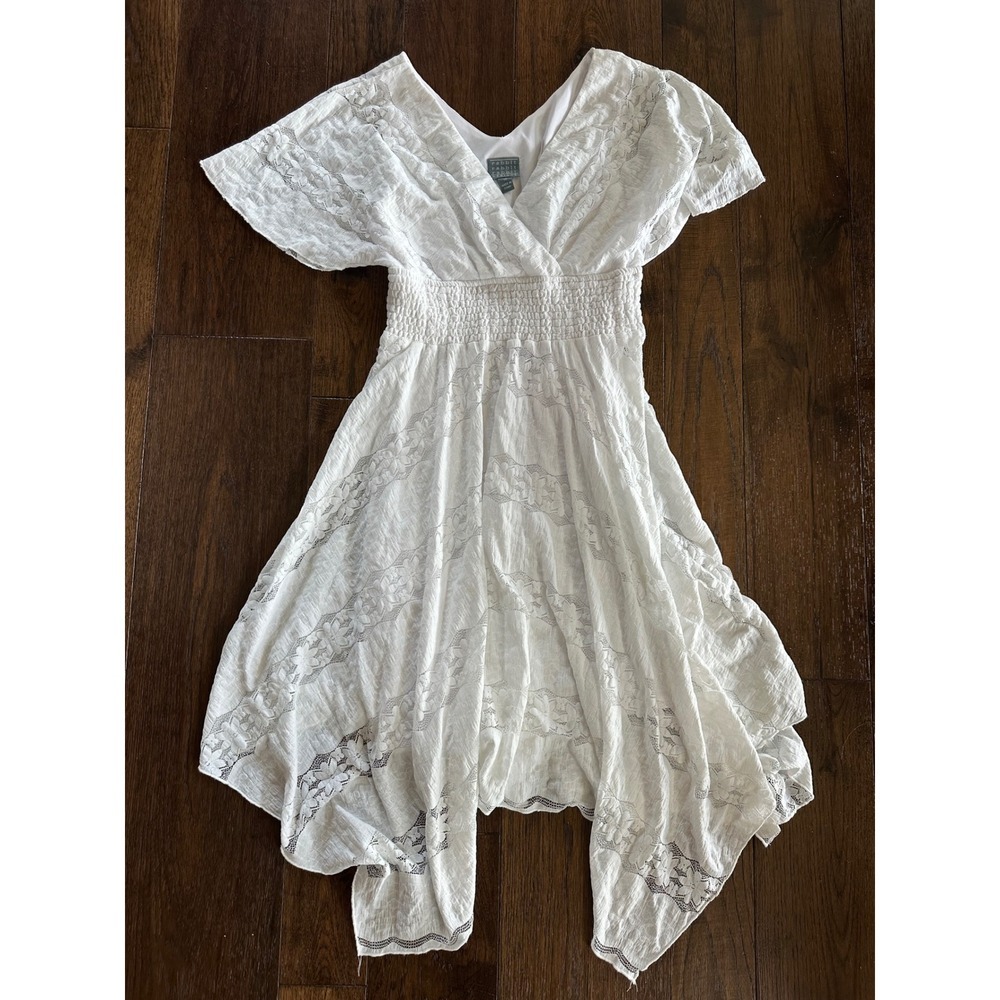 Rabbit Rabbit Rabbit Designs White Lace Handkerchief Hem Dress Smocked Waist 10